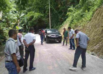 Monitoring Proyek Jalan di Kedang, Komisi II DPRD Lembata Puji Kontraktor