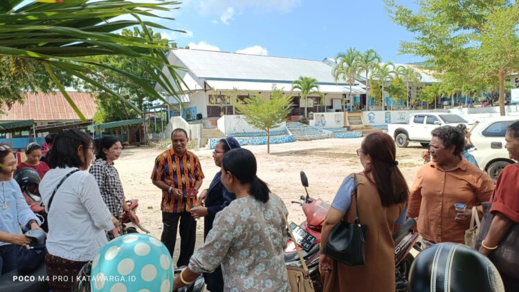 Cinta Almamater, Alumni Angkatan 1990 Kunjungi SMAN 1 Nubatukan dan Sumbang Puluhan Kursi