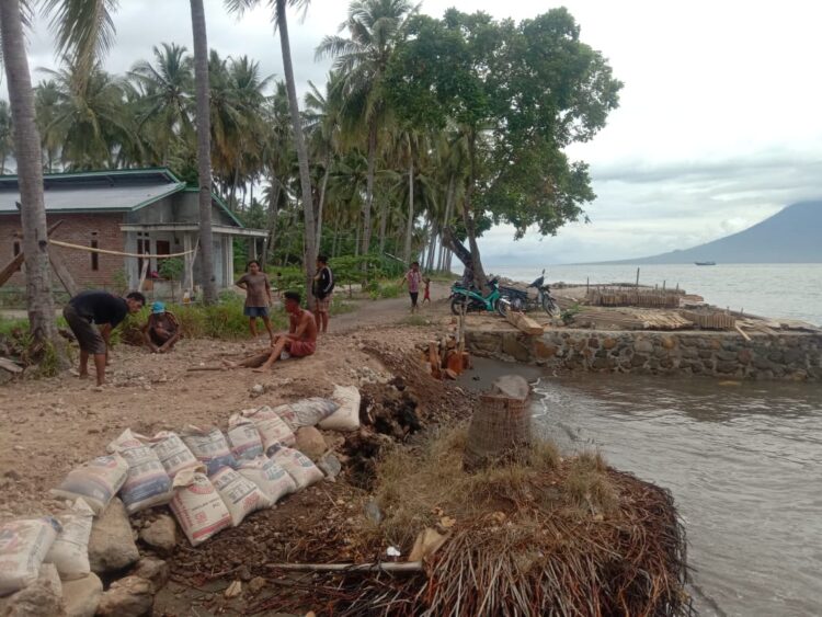 Abrasi Pantai di SGB Bungsu, Akses Masuk Ke Pemukiman Warga Putus, Pemeritah Kelurahan Tak Berdaya