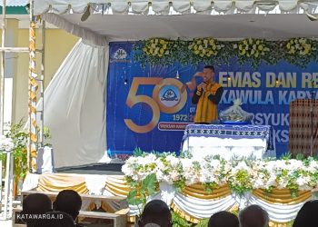 Ilmu Agama SMEA Kawula Karya Buat Piter Gero Cakap Pimpin Doa di Hutan Malaysia