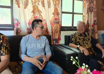 Minta Restu Maju DPD RI 2024, Maksimus Ramses Lalongkoe Temui Raja Larantuka