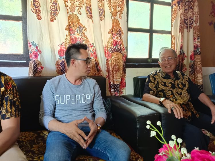 Minta Restu Maju DPD RI 2024, Maksimus Ramses Lalongkoe Temui Raja Larantuka