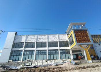 Angin Kencang Rusak Bagian Depan RSUD Lewoleba, Semua Pasien Dilaporkan Aman