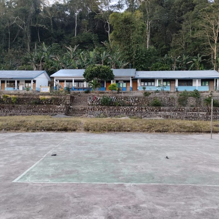 Berupaya Tukar Nama Sekolah, Ketua Yapenduklem Petrus Toda Atawolo Diduga Bohongi Uskup Larantuka