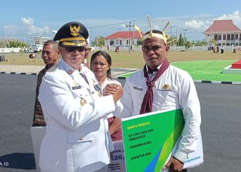 HUT RI Ke-78 di Lembata, Fransiskus Boli Raih Penghargaan Kepala Desa Teladan