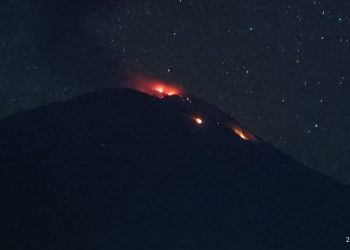 Gunung Ile Lewotolok Kembali Sembur Material Vulkanik, Masyarakat Harus Waspada
