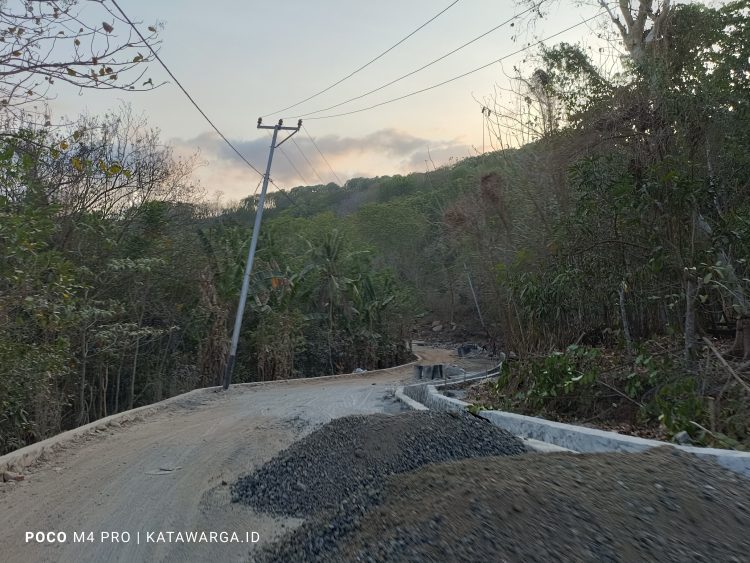Pejabat HIPMI NTT Apresiasi Proyek Inpres Jalur Tengah dan Sebut Jokowi Berpihak Pada Rakyat
