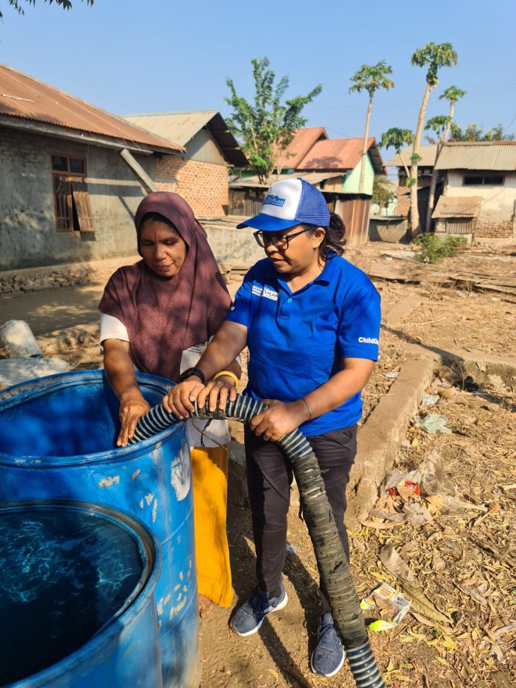 Kekeringan Melanda Lembata, Plan Indonesia Salurkan 1,4 Juta Liter Air Bersih