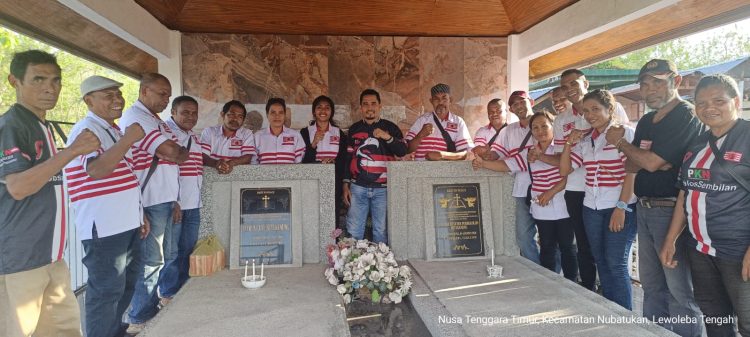 Awali Masa Kampanye, PKN Lembata Ziarah Ke Makam Para Tokoh Politik Lomblen