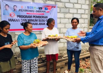 TKN Prabowo-Gibran Mulai Kampanye Bagi Makan Siang Gratis di Lembata