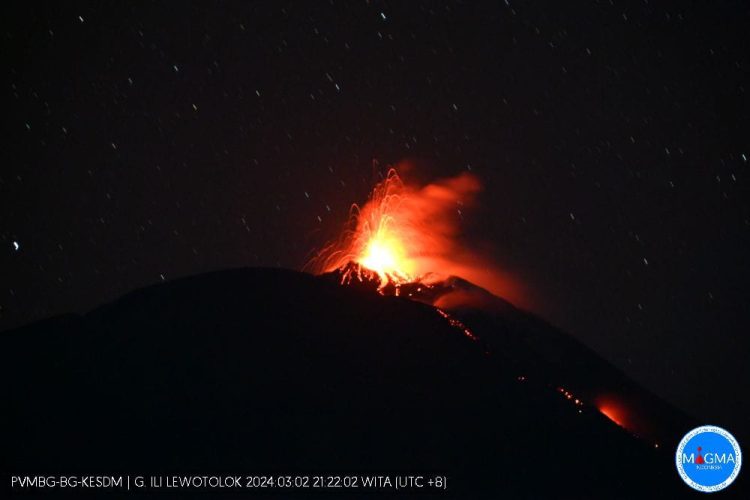 Setiap Hari Abu Vulkanik Gunung Ile Lewotolok Landa Desa Jontona, Ratusan Warga Terserang ISPA