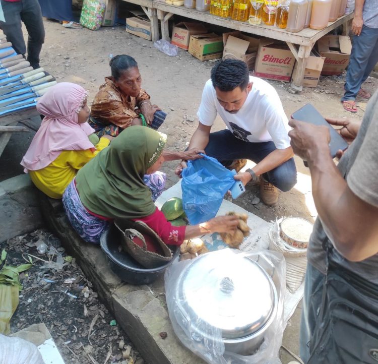 Masyarakat Uyelewun Jagokan Doktor Aljebra Jadi Calon Bupati Lembata