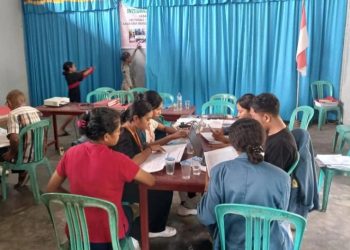 Lewat Gemades, Mahasiswa Fisip Unwira Latih Pemdes Napasabok Benahi Administrasi Desa Berbasis Komputer