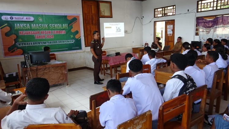 Jaksa Masuk SMKN 1 Atadei, Berikan Edukasi Hukum untuk Siswa