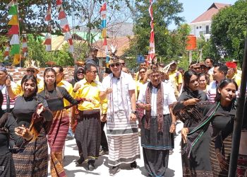 Jimmy Sunur-Lukas Witak Mendaftar di KPU Lembata, Parpol Koalisi Siap Menangkan