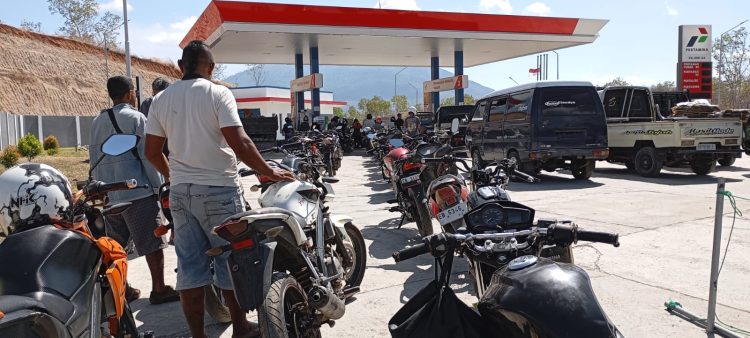 Masyarakat Resah Karena SPBU Ile Ape Bebas Layani Para Pelangsir BBM Subsidi