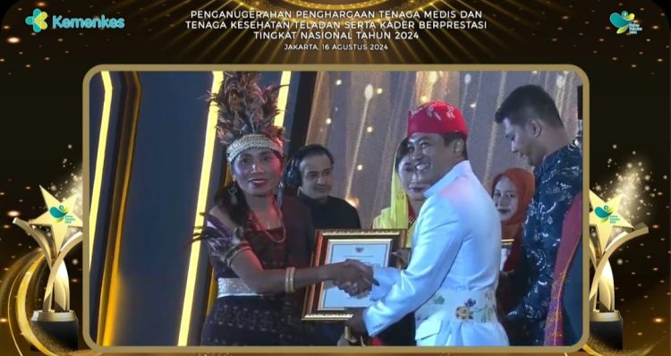 Kapus Loang Fransiska Listiyanti Raih Penghargaan Tenaga Kesehatan Teladan Tingkat Nasional Tahun 2024