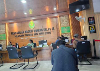 Lima Tersangka Korupsi Dibawa Ke Kupang, Disidangkan di Pengadilan Tipikor