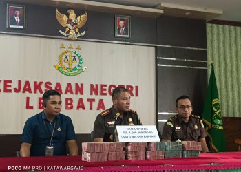 Tersangka Dugaan Korupsi Proyek PEN, Titipkan Uang Rp 1 Miliar Ke Kejaksaan Negeri Lembata