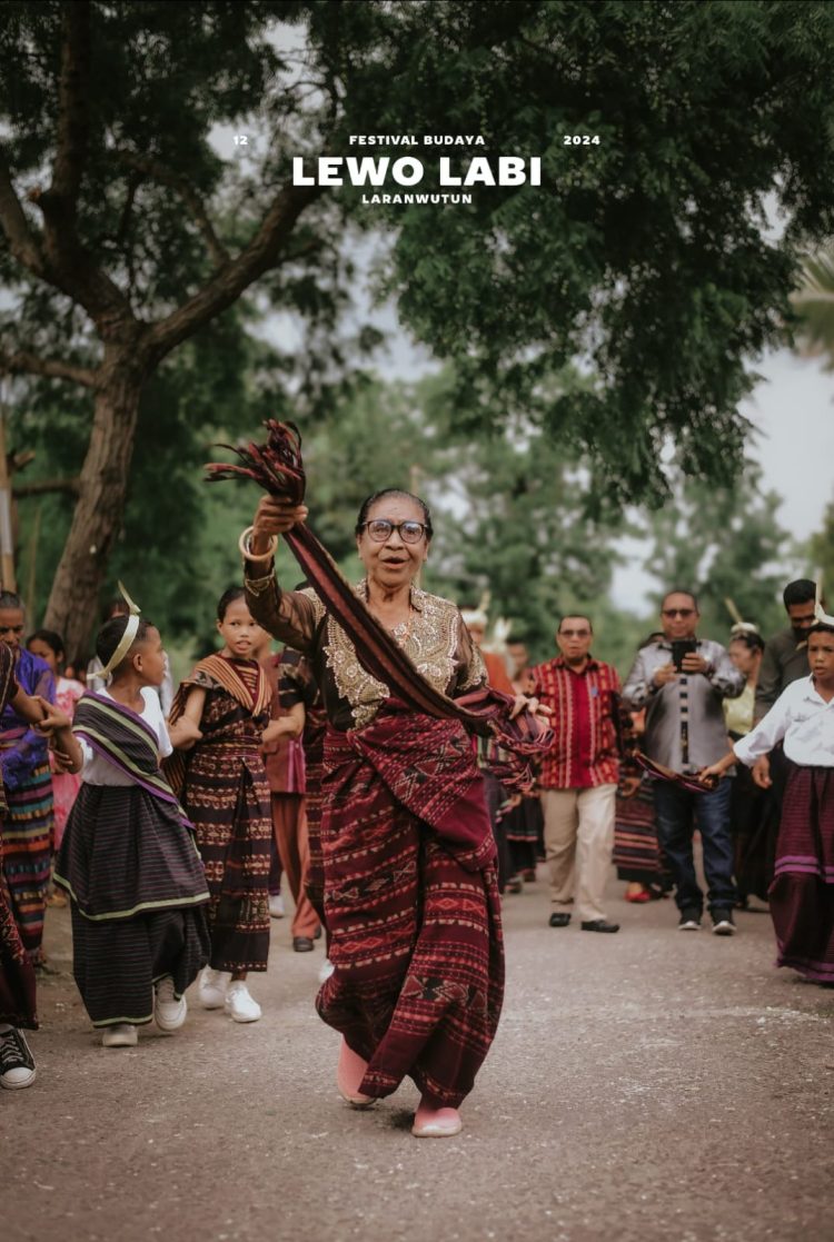 Menyongsong Tahun Baru 2025, Karang Taruna dan Pemdes di Laranwutun Gelar Festival Budaya