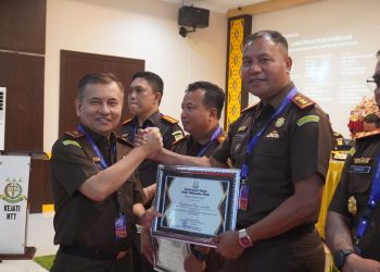 Kejaksaan Negeri Lembata Juara Tiga Terbaik Penanganan Kasus Tipikor Tahun 2024 di NTT