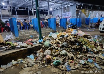 Pasar Pada di Lembata Sangat Kotor dan Bau, Sampah Menggunung, Pemda Masa Bodo