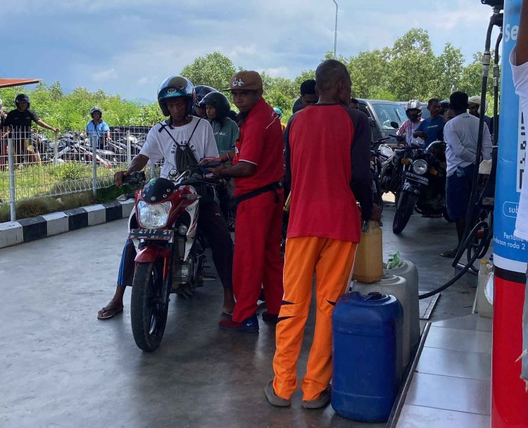 Dinas Perikanan Lembata Mengaku Sudah Bekukan Sejumlah Barcode BBM Nelayan