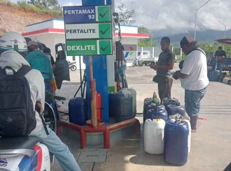 Pengecer BBM Subsidi Makin Brutal, Pertalite Dijual Bebas di Pinggir Jalan