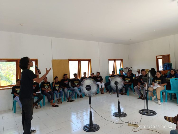 Yayasan Idep dan Barakat Perkuat Ketahanan Komunitas Warga Lamawolo Berbasis PRB Lewat Lokakarya KIE