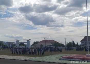 Bupati Kanis Tuaq Desak Calon PNS Baru Harus Miliki KTP Lembata; Kalau Tidak, Saya Tidak Tanda Tangan SK