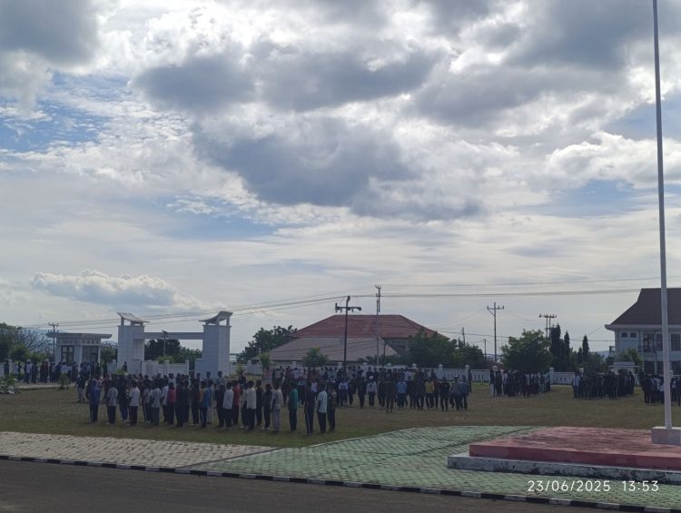 Bupati Kanis Tuaq Desak Calon PNS Baru Harus Miliki KTP Lembata; Kalau Tidak, Saya Tidak Tanda Tangan SK