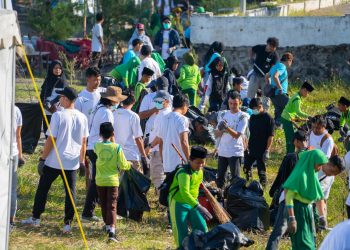 Sambut Hari Lingkungan Hidup Sedunia, PLN UIP Nusra Gelar Bersih Pantai Loang Baloq sebagai Rangkaian Kampanye Zero Waste Warriors
