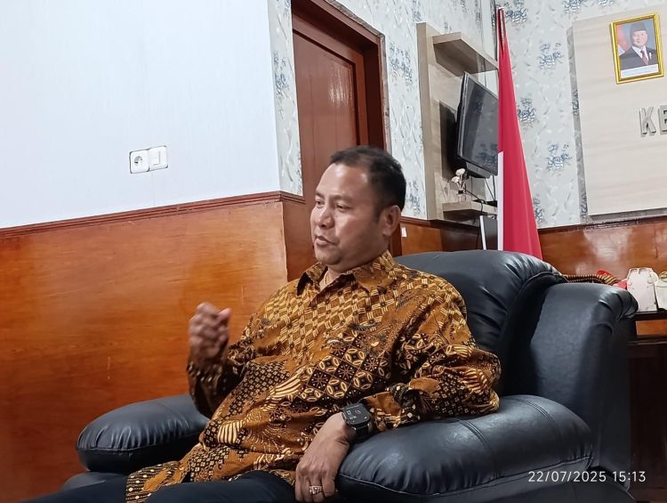 Pindah Tugas, Kejari Lembata Yupiter Selan Tinggalkan “Bom Waktu” Kasus Korupsi di Tangan Penggantinya