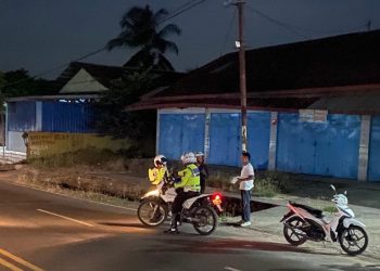 Patroli Malam Satlantas Lembata Sikat Pelanggar, Puluhan Motor Disita, Lampu Mati Jadi Sasaran