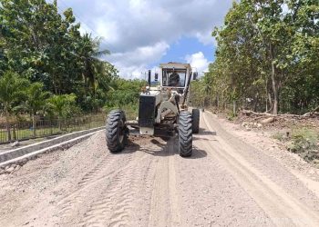 APBN dan PT Kurnia Mulia Mandiri Hadirkan Jalan Hotmix di Pegunungan Adonara Barat