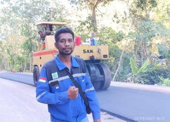 Ruas Jalan Hurung-Ile Pati-Demon Dei Sedang Dihotmix, Kontraktor Tegaskan Tidak Ada Kompromi Soal Kualitas