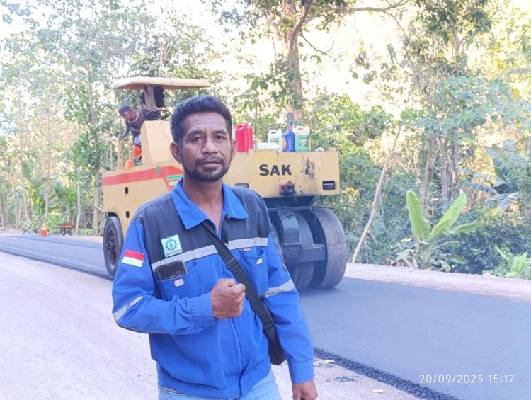 Ruas Jalan Hurung-Ile Pati-Demon Dei Sedang Dihotmix, Kontraktor Tegaskan Tidak Ada Kompromi Soal Kualitas