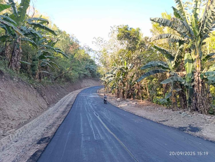 Hotmix Jalan Hurung-Ile Pati-Demon Dei Dimulai, 2,775 KM Sudah Tuntas dari Target 10 KM