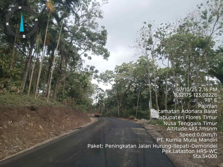 Kerja Nyata PT Kurnia Mulia Mandiri, Hadirkan Jalan Mulus dan Wujudkan Mimpi Warga Adonara