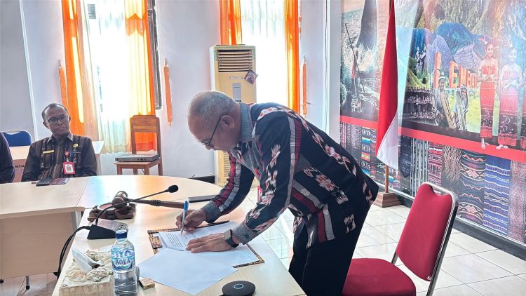 Pemkab Lembata Sahkan APBD Perubahan 2025