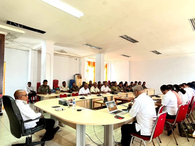 Bupati Kanis Tuaq Pimpin Rapat Bahas PAD dan Pemutakhiran Data Masyarakat