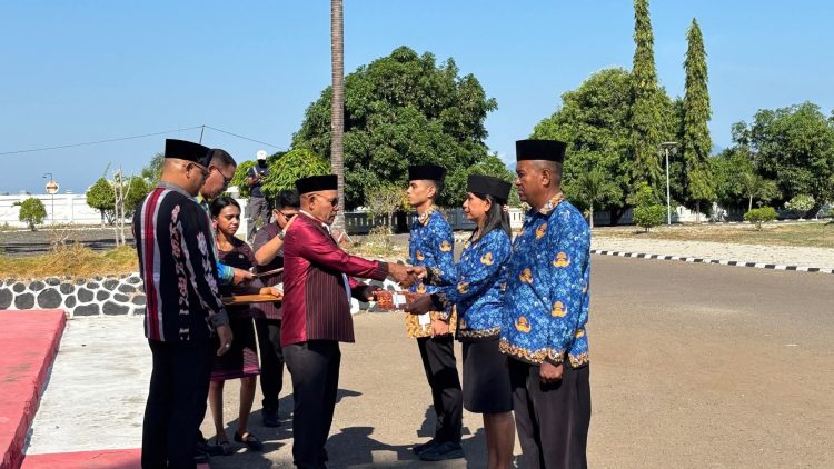 Penyerahan SK CPNS dan P3K Tahap II di Lembata