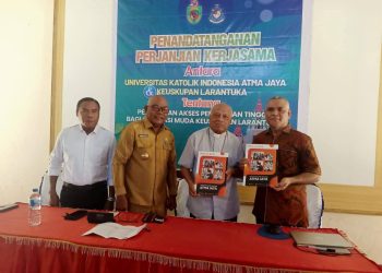 Bupati Lembata Saksikan Unika Atma Jaya Tekan MoU dengan Keuskupan Larantuka