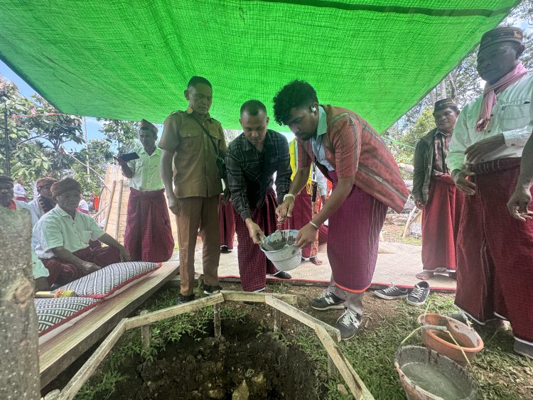 PLN UIP Nusra Hidupkan Kembali Spirit Budaya Manggarai Lewat Pembangunan Rumah Gendang Gonggor
