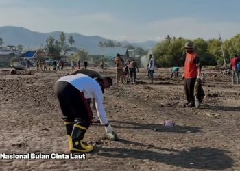 Gerakan Nasional Cinta Laut, Bupati dan Wabup Ikut Bersih Pantai