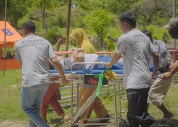 Gelar Simulasi Bencana, PLN UIP Nusra Perkuat Ketangguhan Warga Desa Tablolong dan Lifuleo