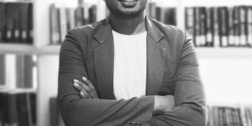 Dalam Moncong Kekuasaan