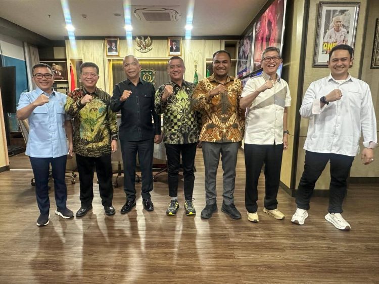 Angelo Wake Kako Dorong Jaksa Jadi Mitra Strategis Pemerintah Desa