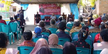 Kunker di Amakaka, Senator AWK Janji Kawal Isu Air Bersih hingga Nasib Guru Honor