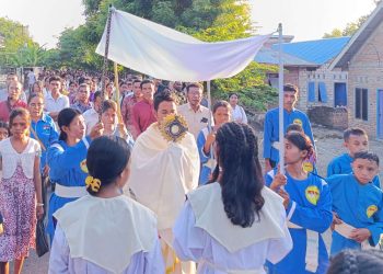 Corpus Christi di Waowala, Saat Umat Menyaksikan Kristus Berjalan di Tengah Kehidupan